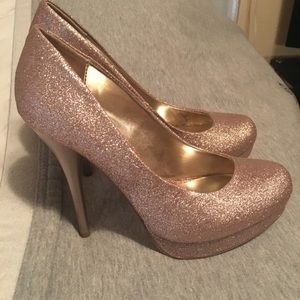 Steve Madden glitter gold pumps
